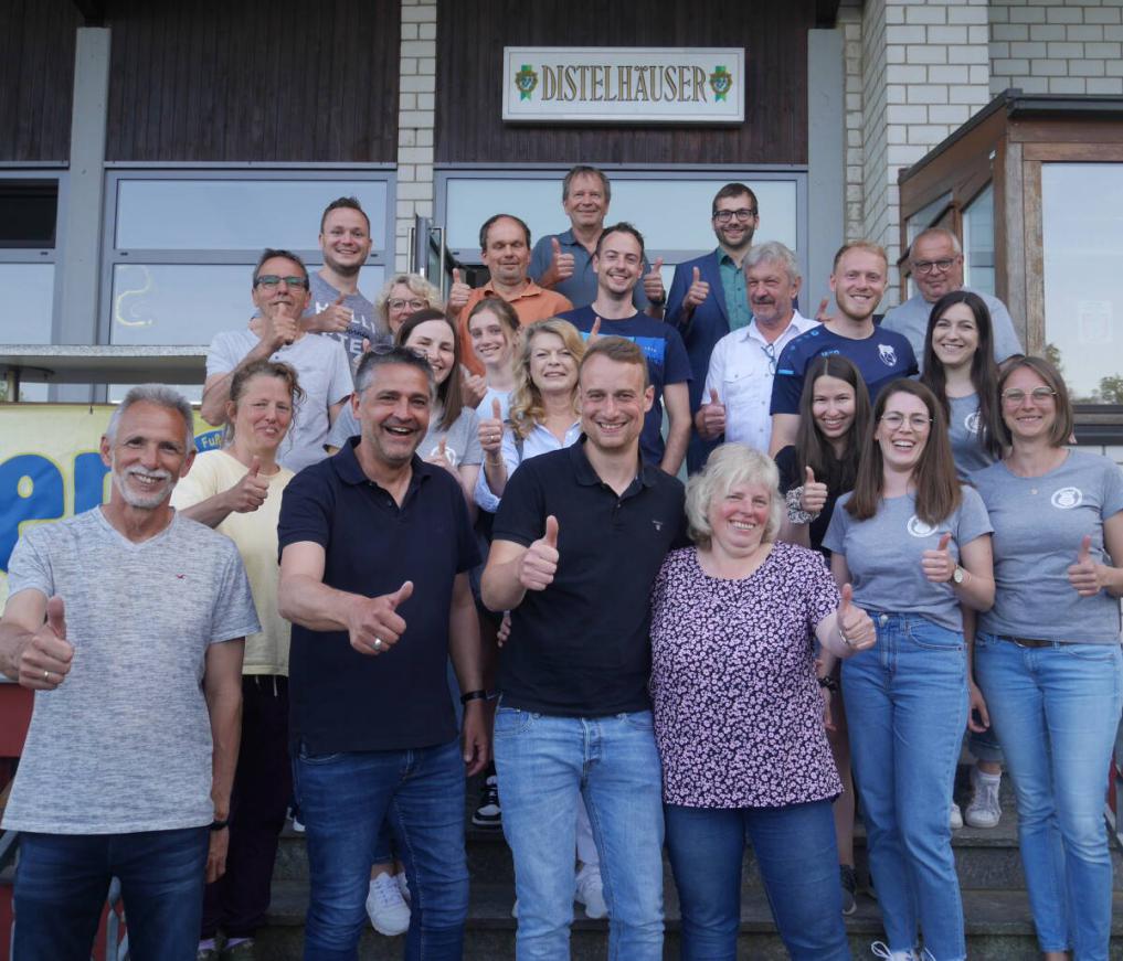 Mit einem Mixed-Turnier zelebrierte der Tennsiclub seinen 50. Geburtstag mit Wimbledon-Atmosphäre von Beginn an. Birgit Baumann und Julian Großkinsky gewannen das Turnier.