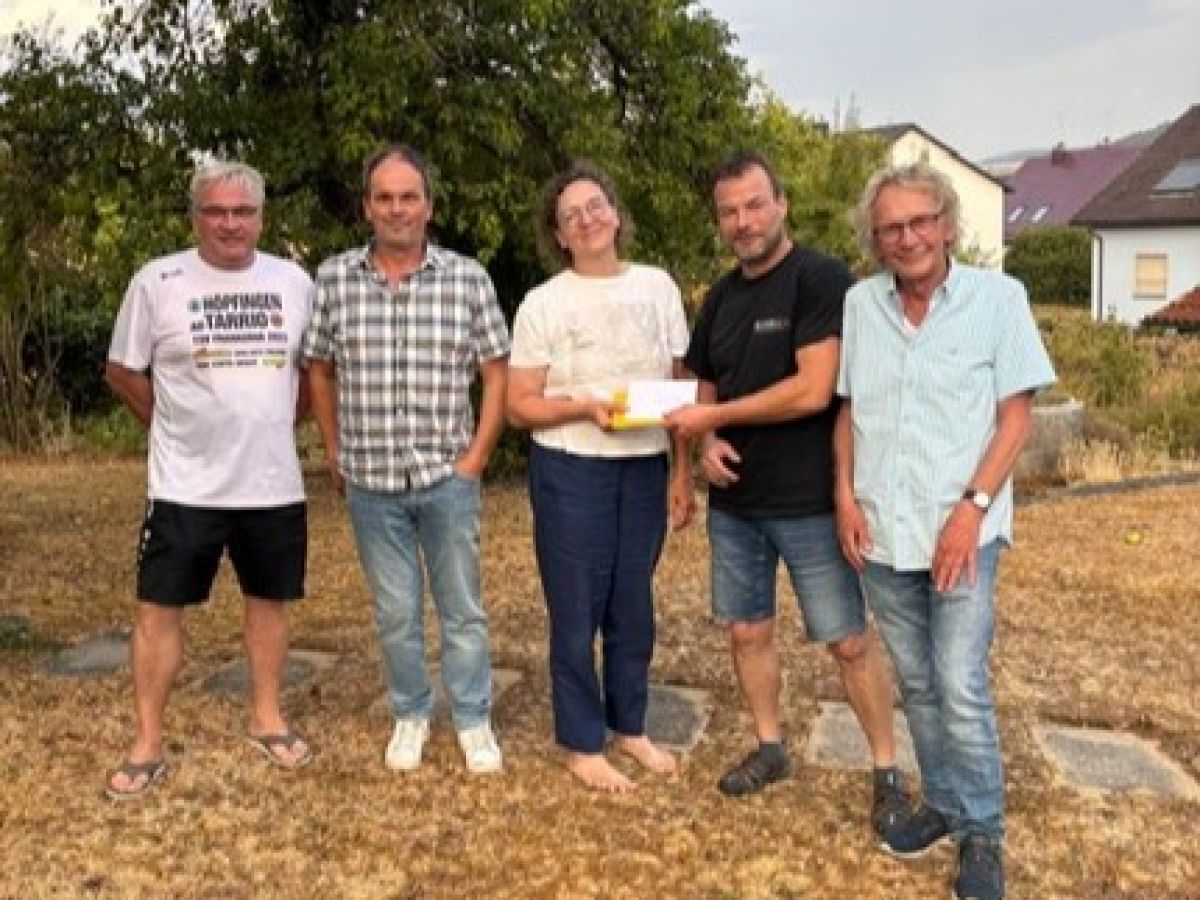 SPENDE FÜR LENI ÜBERGEBEN
